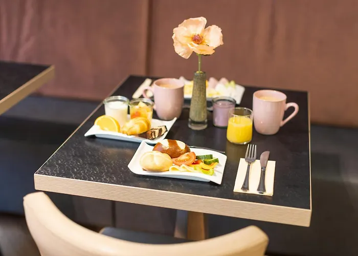 Leonardo Westbahnhof 4* Wien
