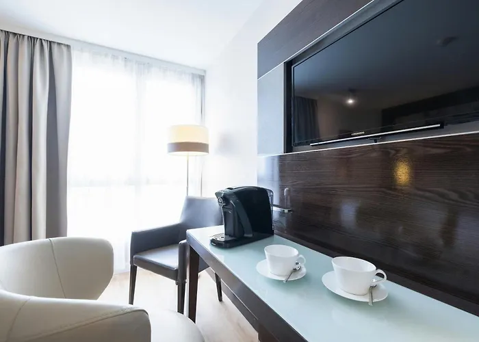 Leonardo Westbahnhof Hotel Wien
