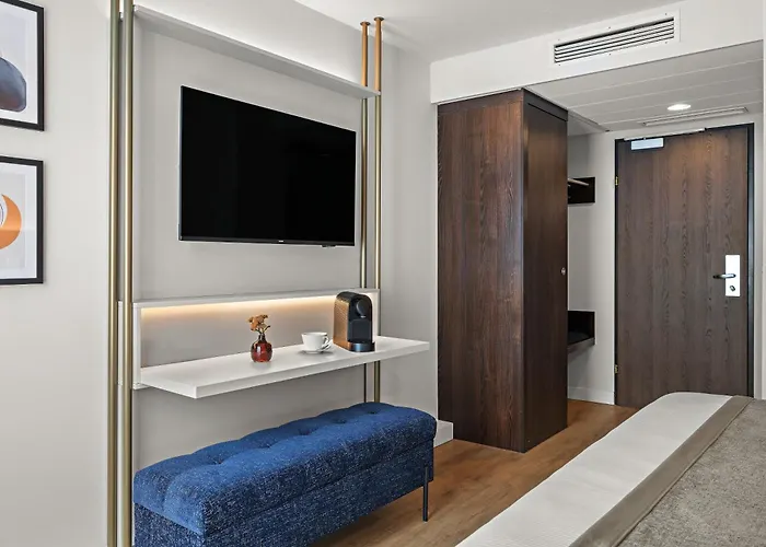 Hotel Leonardo Westbahnhof 4*