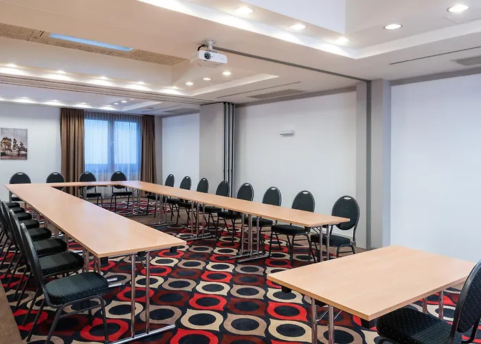 Leonardo Westbahnhof Hotel Viena